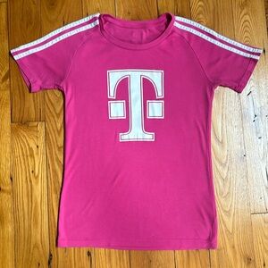 T-Mobile t-shirt size small